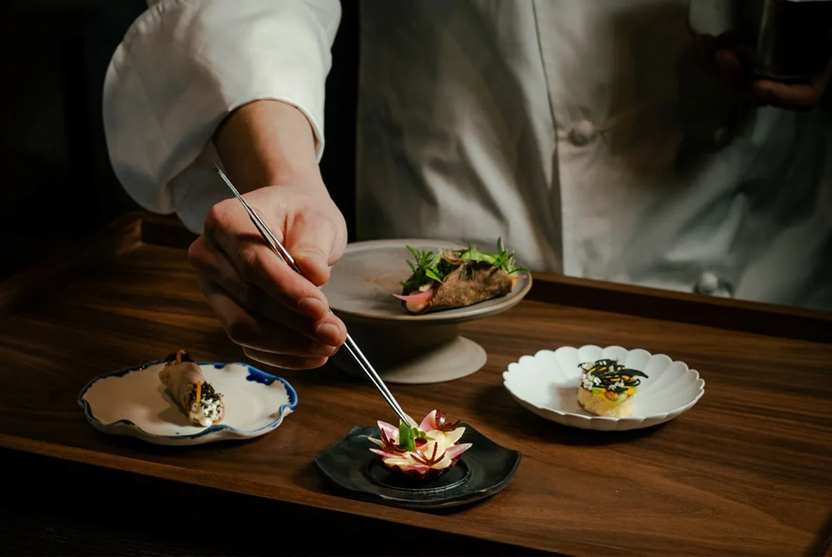 Da Lorenzo: A Venetian Gem Featured in Revista Hostelería
